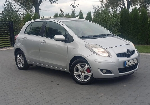 Toyota Yaris cena 22900 przebieg: 195000, rok produkcji 2011 z Mirsk małe 326